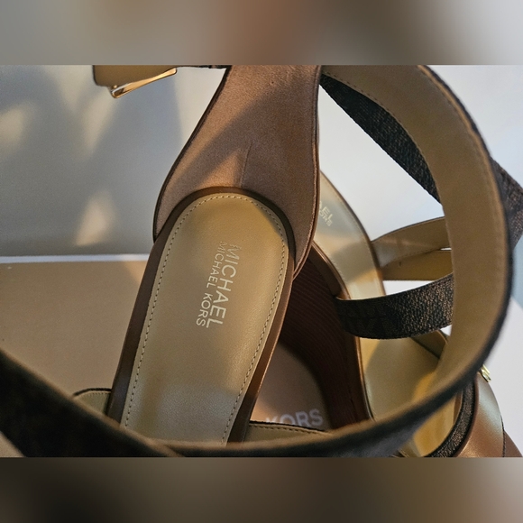 Michael Kors wedges - Picture 7 of 7